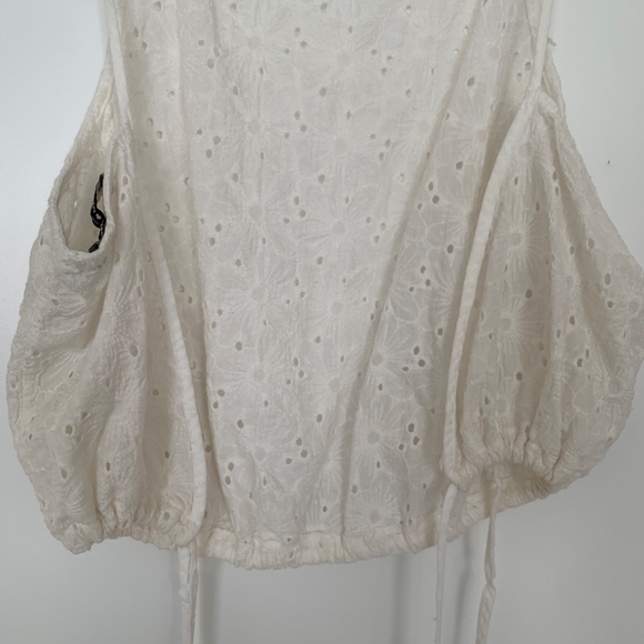 Brandy Melville White Top - Picture 5 of 6